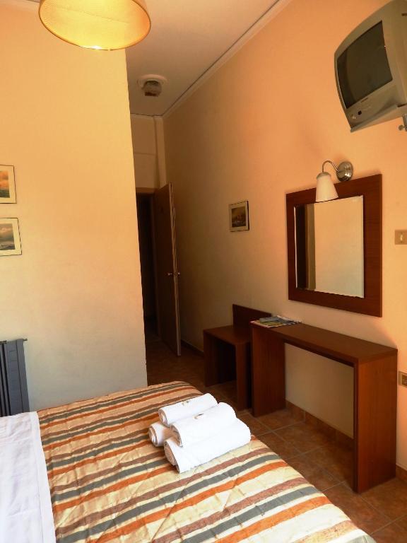 Angela'S House Hotel Монемвазия Номер фото